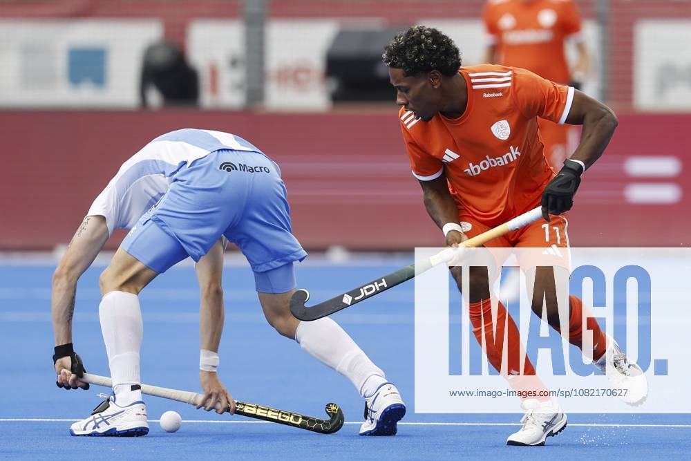WAVER - Matias Andreotti of Argentina and Terrance Pieters of the Netherlands during the bronze medal final at the Hockey World Cup (men) between the Netherlands and Argentina in the Belfius Hockey Arena. BAS CZERWINSKI ANP ANPxSportx IVx 566591282 originalFilename: 566591282