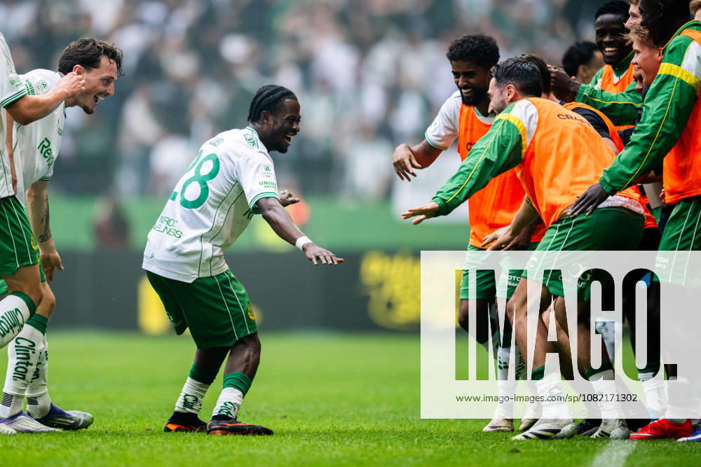 Hammarby s Frank Junior Adyei celebrates with his teammates after scoring the 0-1 goal during the Allsvenskan soccer match between AIK and Hammarby in Stockholm
