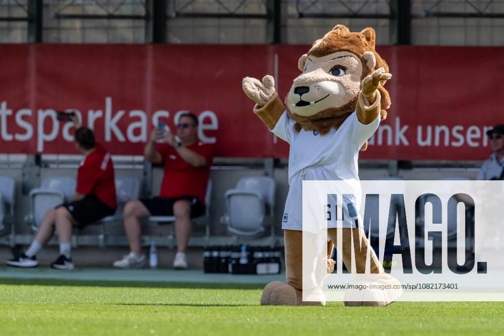 TSV 1860 Munich s mascot, Sechzgerl, fires up the fans GER, TSV 1860 Munich vs. TSV Landsberg 1882, Soccer, Bavarian Regional League, Matchday 6, 2026–2027 Season, August 30, 2026 DFL and DFB regulations prohibit any use of photographs as image sequences and or quasi-video. Photo: HMB Media, Heike Feiner