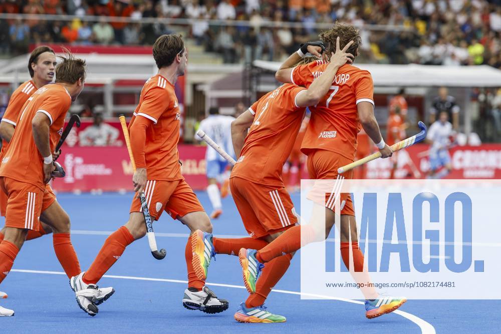 WAVER - Jip Janssen of the Netherlands and Floris Middendorp of the Netherlands celebrate the 1-1 during the bronze medal final at the Men s Hockey World Cup between the Netherlands and Argentina in the Belfius Hockey Arena. BAS CZERWINSKI ANP ANPxSportx IVx 566595307 originalFilename: 566595307