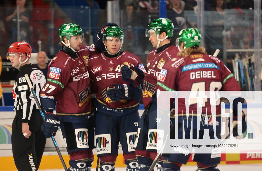2nd from left: Yannick Veilleux celebrates with Markus Vikingstad after scoring the 1-0 goal, Korbinian Geibel Joy Emotion Celebration Sports Ice Hockey Penny DEL German Ice Hockey League Exhibition Game 2026–2027 Season August 30, 2026 EHC Eisbären Berlin (EBB) vs. Lausitzer Füchse