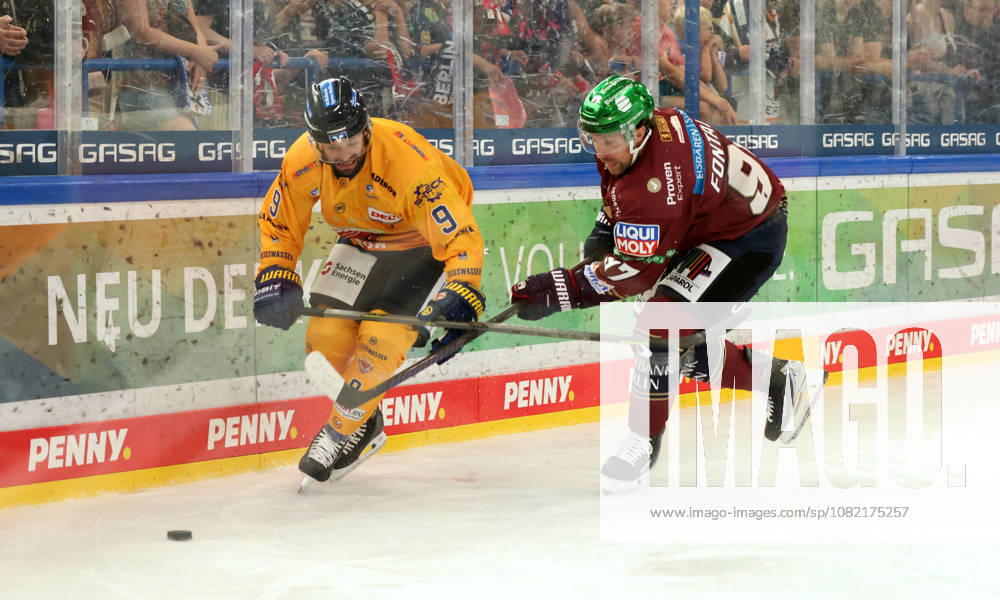 Adam Brady, Gabriel Fontaine: A one-on-one matchup, game action, sports, ice hockey, Penny DEL (German Ice Hockey League), exhibition game, 2026–2027 season, August 30, 2026, EHC Eisbären Berlin (EBB) vs. Lausitzer Füchse