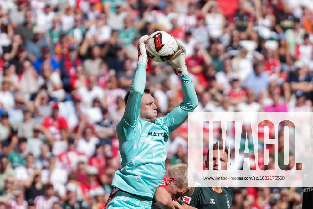 Karl Hein, SV Werder Bremen, 01 on the Ball, Germany, Soccer, Bundesliga 1, Matchday 1, 2026–2027, SC Freiburg vs. SV Werder Bremen, August 30, 2026, Europa-Park Stadium, Freiburg, Freiburg, Europa-Park Stadium, Baden-Württemberg, Germany