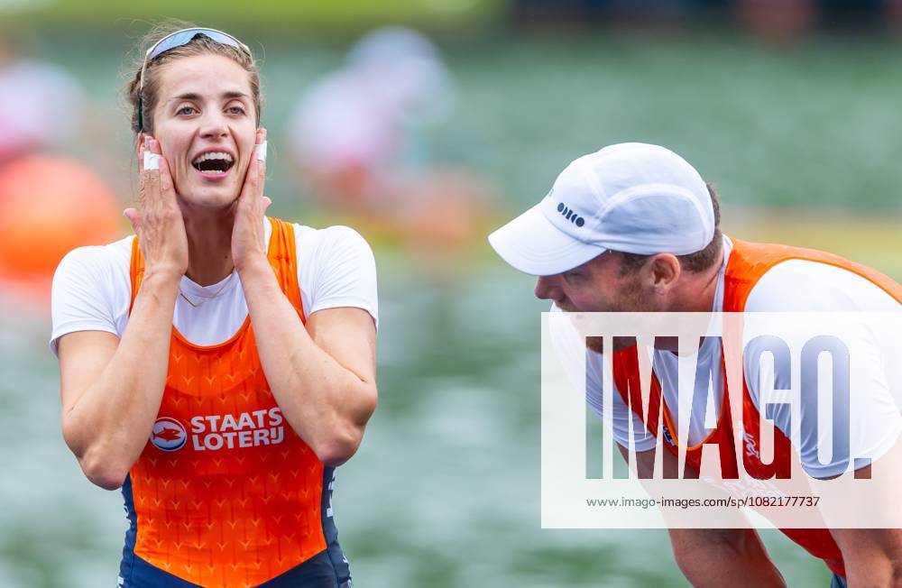 AMSTERDAM - Simon van Dorp and Roos de Jong after the mixed double sculls final on the seventh and final day of the World Rowing Championships at the Bosbaan in the Amsterdam Forest. IRIS VAN DEN BROEK ANP ANPxSportx IVx 566598296 originalFilename: 566598296