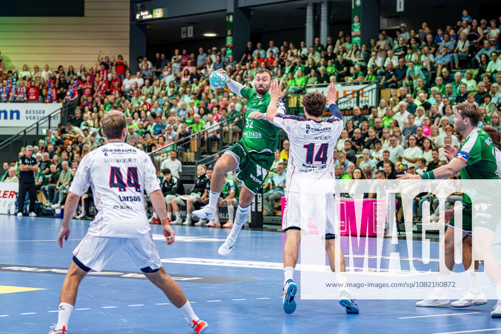 OPEL Handball Bundesliga: HSG Wetzlar vs. SG BBM Bietigheim, August 30, 2026—Nikolaj Laesoe (HSG Wetzlar, 32), Fynn Nicolaus (SG BBM Bietigheim, 14), Mathias Larson (SG BBM Bietigheim, 44, OPEL Handball Bundesliga: HSG Wetzlar vs. SG BBM Bietigheim, Wetzlar