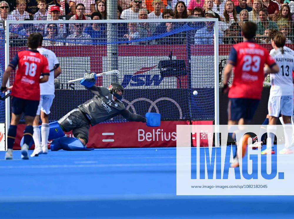 FIH Hockey, Men s, Germany vs. Spain, Final, August 30, 2026, Danneberg holds off Wavre, Belgium AK9_6965_1