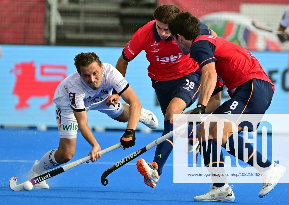 German Johannes Grobe; Spain s Marc Reyné and Spain s Marc Recasens in action during a Field hockey, Feldhockey game between Spain and Germany, the men s final at the 2026 Hockey World Cup, on Sunday 30 August 2026, in Wavre. The 2026 edition of the Hockey World Cup takes place in Belgium and The Netherlands from August 15 to August 30. DIRKxWAEM x184756261x