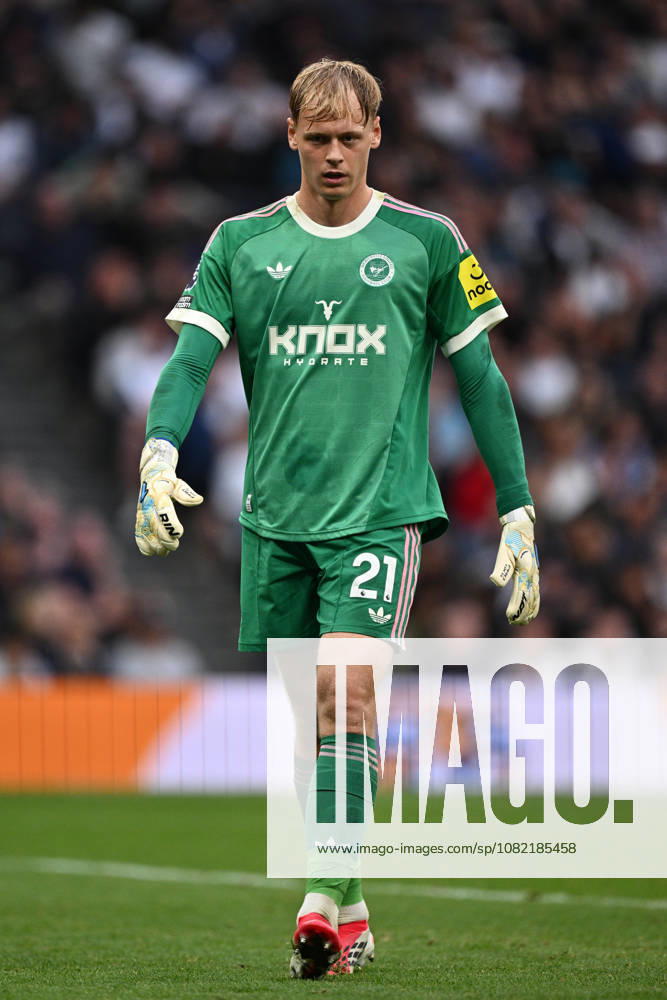 Goalkeeper Lukas Hornicek of Newcastle United The player wears the green adidas Originals goalkeeper shirt featuring classic pink detailing, paired with specialized Rinat goalkeeper gloves. . No use with unauthorized audio, video, data, fixture lists, club league logos or live services. Online in-match use limited to 120 images, no video emulation. No use in betting, games or single club league player publications Tottenham Hotspur v Newcastle United - Premier League 2026 27 - at Tottenham Hotspur Stadium on August 29, 2026 in London, England.
