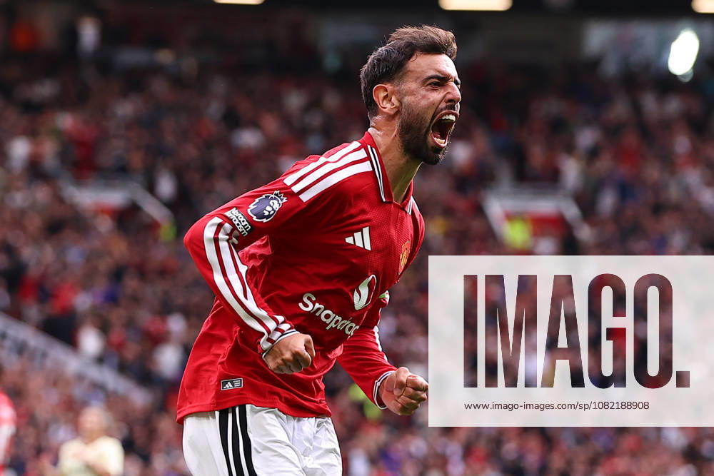 Manchester United, ManU v Ipswich Town, Premier League Bruno Fernandes of Manchester United celebrates his equalising goal 1-1 during the Manchester United v Ipswich Town Premier League match at Old Trafford, Manchester, England on 30 August 2026 Credit: Ryan Crockett Every Second Media Editorial use only. All images are copyright Every Second Media Limited. No images may be reproduced without prior permission. All rights reserved. Premier League and Football League images are subject to licensing agreements with Football DataCo Limited. see https: www.football-dataco.com