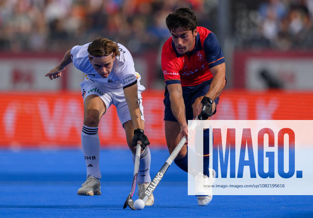 Mens Hockey World Cup Final Justus Warweg of Germany tackles Marc Recasens of Spain during the Mens FIH Hockey World Cup Final at Belfius Hockey Arena, Brussels 30 08 2026 UK Newspapers OUT