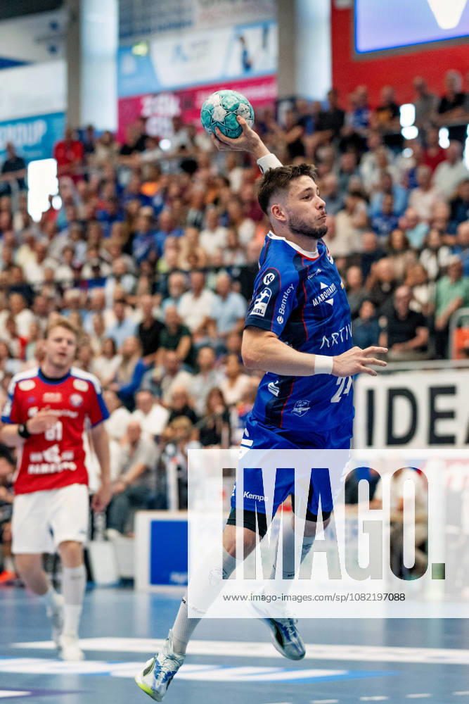 Elias Fuegel, HBW Balingen Weilstetten, 24, at the circle, HBW Balingen Weilstetten vs. Handball Club Hamburg, GER, Opel 1 Handball Bundesliga, Championship, Matchday 1, 2026–2027 Season, August 30, 2026, Eibner Press Photo: Andreas Ulmer, BW Balingen Weilstetten vs. Handball Club Hamburg, GER, Opel 1 Handball Bundesliga, Championship, Matchday 1, 2026–2027 Season, August 30, 2026, Balingen