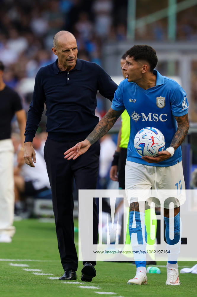 Napolis head coach Massimiliano Allegri , Napolis Mathias Olivera during the Serie A soccer match between Napoli and Como at the Diego Armando Maradona Stadium in Naples, southern italy - Sunday , August 30, 2026. - Soccer .