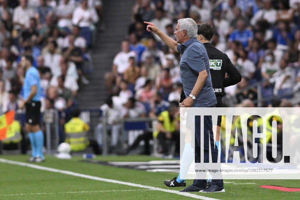 JOSE MOURINHO heach coach of Real Madrid CF giving instructions to his players during the match on Matchday 3 of the 2026-27 National League First Division Championship between REAL MADRID C.F. and MALAGA CF, played at the Bernabeu Stadium on August 30, 2026, in Madrid, Spain. Madrid Spain - ZUMAc312 20260830_zsp_c312_241