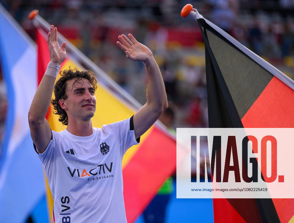 Mens Hockey World Cup Final Teo Hinrichs of Germany (Die Honamas) applauds the fans after winning Mens FIH Hockey World Cup Final against Spain at Belfius Hockey Arena, Brussels 30 08 2026 UK Newspapers OUT