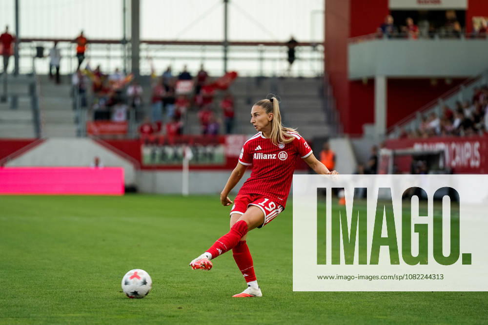 GER, Soccer, Women, 1. Bundesliga, 2026–2027 Season, Matchday 2, FC Bayern Munich vs. FSV Mainz 05 Katharina Naschenweng, FC Bayern Munich, 19 on the ball, DFB and DFL regulations prohibit any use of photographs as image sequences and or quasi-video. Munich, FC Bayern Campus, Bavaria, Germany