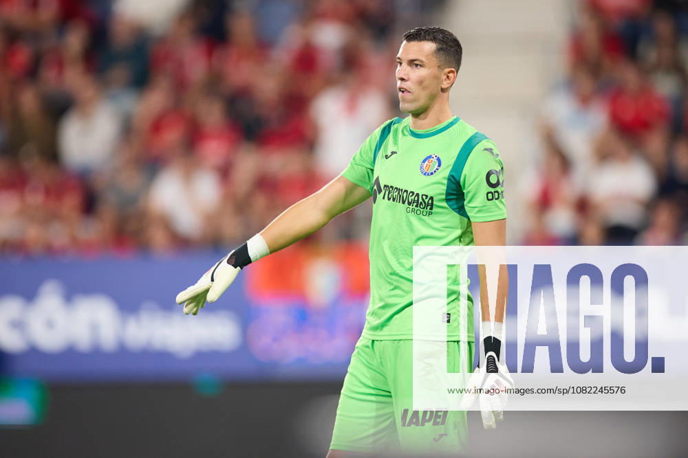 David Soria of Getafe CF reacts during the LaLiga EA Sports match between CA Osasuna and Getafe CF at El Sadar on August 31, 2026, in Pamplona, Spain. Pamplona Spain - ZUMAa181 20260831_zaa_a181_093
