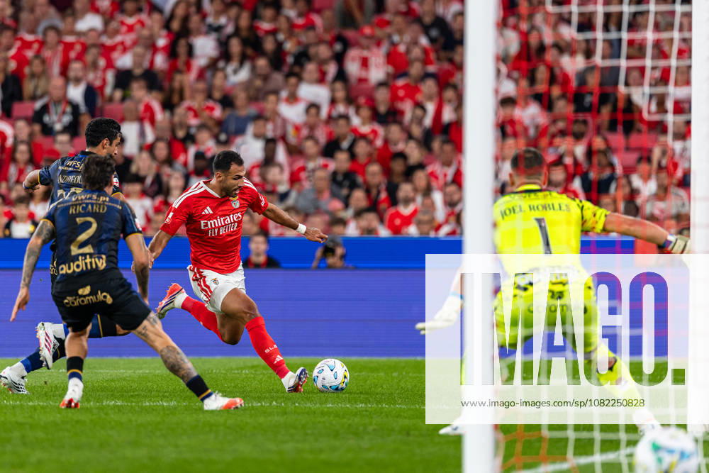Evangelos Pavlidis of SL Benfica in action, with the ball during the Liga Portugal Betclic match between SL Benfica and GD Estoril Praia at Estadio da Luz on August 31, 2026 in Lisbon, Portugal. Lisbon Portugal - ZUMAs391 20260831_znp_s391_015