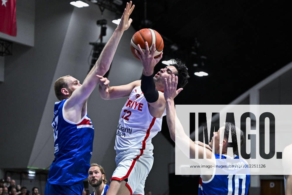 Iceland v Turkiye - FIBA Basketball World Cup 2027 European Qualifiers REYKJAVIK, ICELAND - AUGUST 31: Furkan Korkmaz (C) of Turkiye in action against Elvar Fridriksson (10) of Iceland during the FIBA Basketball World Cup 2027 European Qualifiers Second Round Group J match between Iceland and Turkiye at Laugardalsholl in Reykjavik, Iceland, on August 31, 2026. Muhammed Enes Yildirim Anadolu Reykjavik Iceland. Editorial use only. Please get in touch for any other usage.
