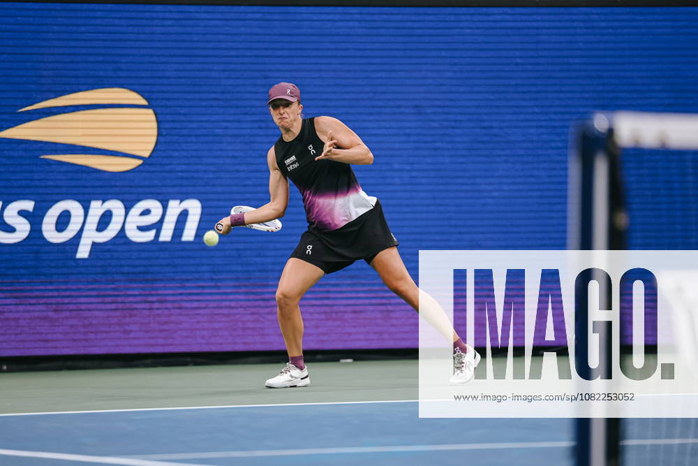 US Open tennis tournament - Day 2 Iga Swiatek of Poland in action against Xiyu Wang of China during the Women s Singles first round tennis match of the US Open Tennis Championships, in Flushing Meadows, New York, USA, 31 August 2026. FLUSHING MEADOWS NEW YORK United States
