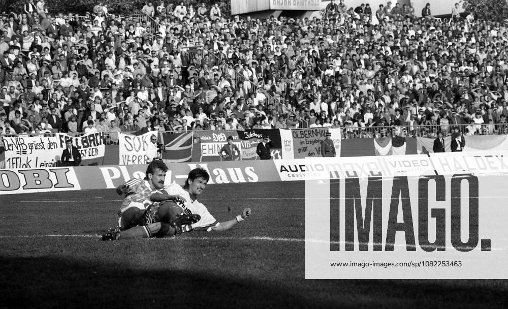 05 10 88 FC Tatabanya VfB Stuttgart Hungary, Tatabanya, 05 10 1988, Soccer, UEFA Cup, Season 1988 1989, FC Tatabanya VfB Stuttgart 2 1 Fritz Walter VfB Stuttgart