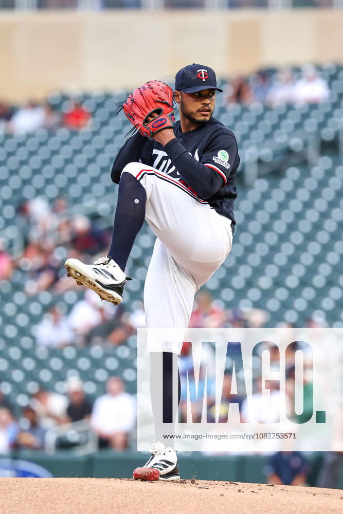 August 31st, 2026: Minnesota Twins starting pitcher Taj Bradley (26) pitches against the Detroit Tigers in the first inning during a MLB, Baseball Herren, USA Baseball game between the Detroit Tigers and the Minnesota Twins at Target Field in Minneapolis, Minnesota. CSM Minneapolis USA - ZUMAc04_ 20260831_zma_c04_003