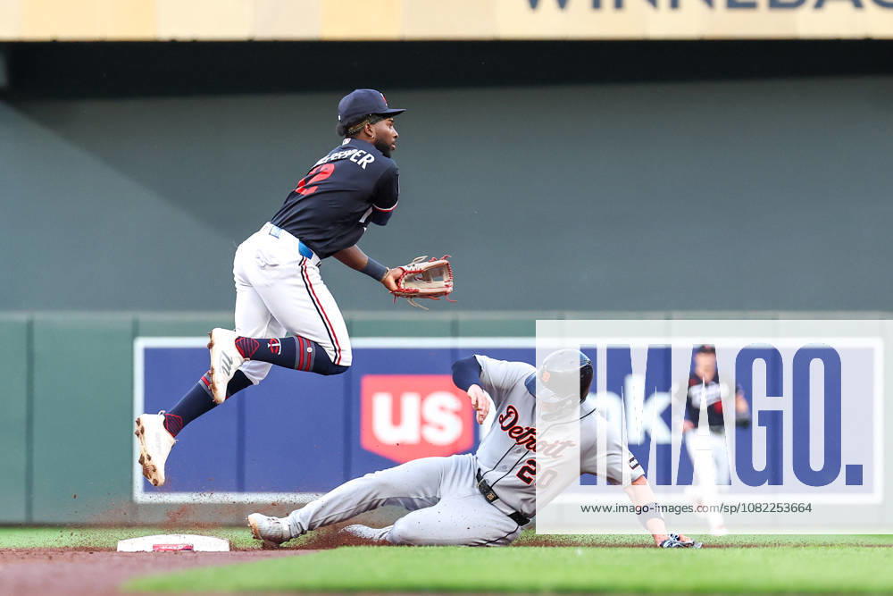 August 31st, 2026: Minnesota Twins shortstop Kaelen Culpepper (12) throws to first base for a double play after getting Detroit Tigers first baseman Spencer Torkelson (20) out at second base in the second inning during a MLB, Baseball Herren, USA Baseball game between the Detroit Tigers and the Minnesota Twins at Target Field in Minneapolis, Minnesota. CSM Minneapolis USA - ZUMAc04_ 20260831_zma_c04_010