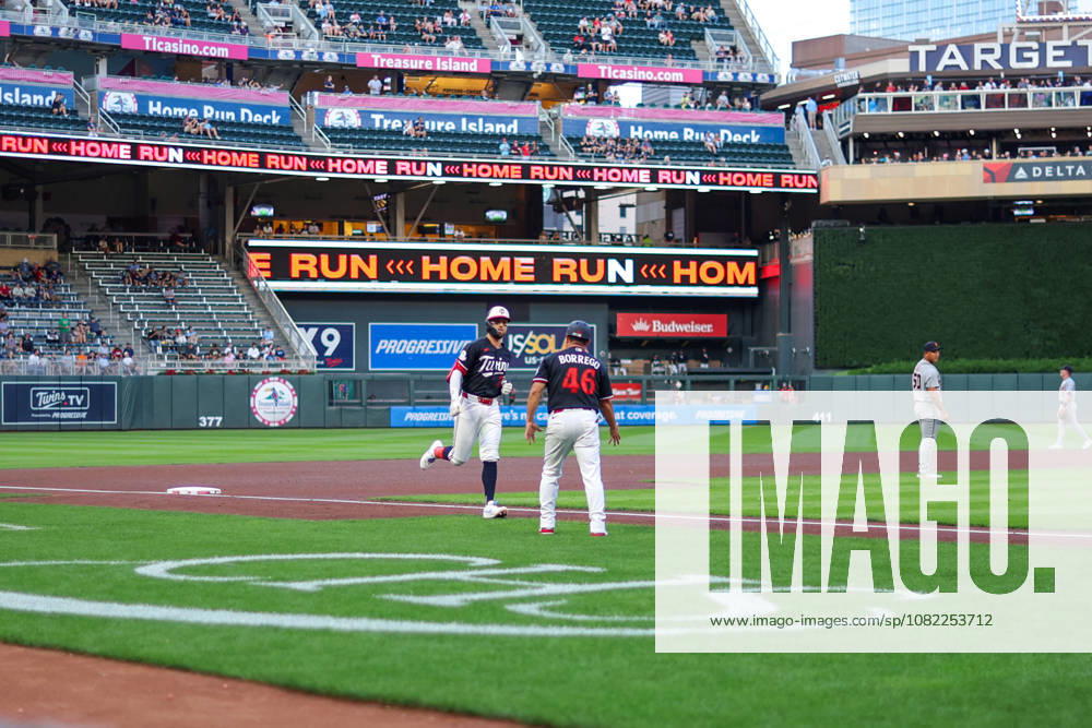 August 31st, 2026: Minnesota Twins second baseman Kody Clemens (2) celebrates a solo home run in the fourth inning during a MLB, Baseball Herren, USA Baseball game between the Detroit Tigers and the Minnesota Twins at Target Field in Minneapolis, Minnesota. CSM Minneapolis USA - ZUMAc04_ 20260831_zma_c04_024