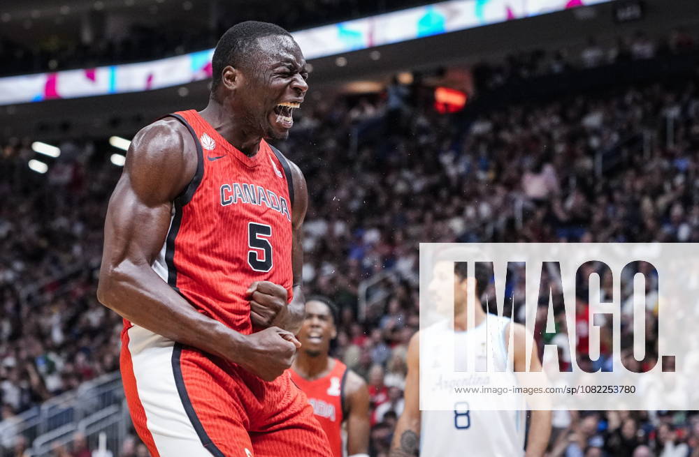 Canada s Mfiondu Kabengele (5) reacts after his dunk against Argentina during their FIBA world cup qualification action in Quebec City, Monday, Aug. 31, 2026. Mfiondu Kabengele (5) - ZUMAc35_ 20260831_zaf_c35_078