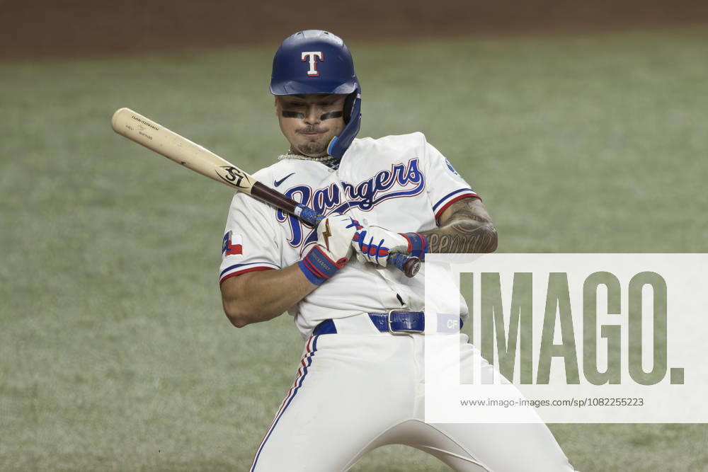 Texas Rangers third baseman CODY FREEMAN (39) leans back to avoid a pitch thrown by Athletics at Globe Life Field. Rangers win 8-1. MLB, Baseball Herren, USA 2026: Rangers 8:1 Athletics - ZUMAf180 20260831_zsp_f180_032