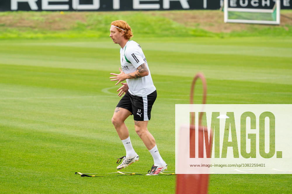 Yukhym Konoplia, Borussia Mönchengladbach, 22, in rehabilitation training; Borussia Mönchengladbach public training session, soccer, Bundesliga, 2026–2027 season, September 1, 2026, public training session for Borussia Mönchengladbach, soccer, Bundesliga, 2026–2027 season, September 1, 2026, Mönchengladbach