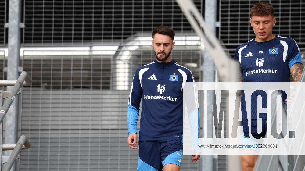 Soccer, Bundesliga 1, Hamburger SV Training: Fabio Vieira (Hamburger SV), Nicolai Remberg (Hamburger SV), Hamburg