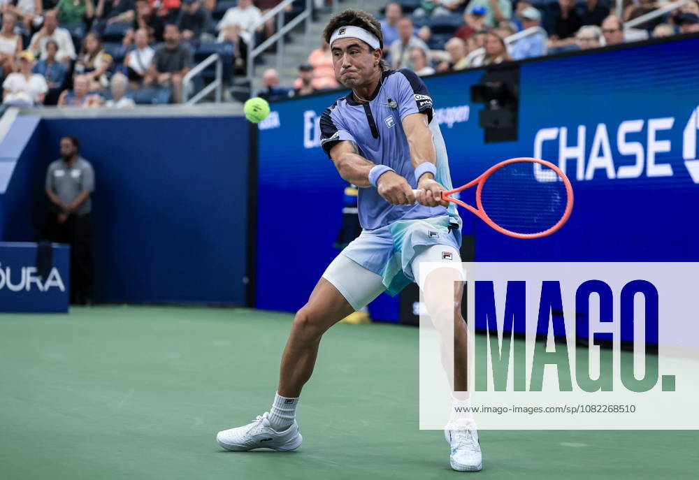 US Open tennis tournament - Day 3 Francisco Comesana of Argentina in action against Flavio Cobolli of Italy during the Men s Singles first round match of the US Open Tennis Championships, in Flushing Meadows, New York, USA, 01 September 2026. FLUSHING MEADOWS NEW YORK United States