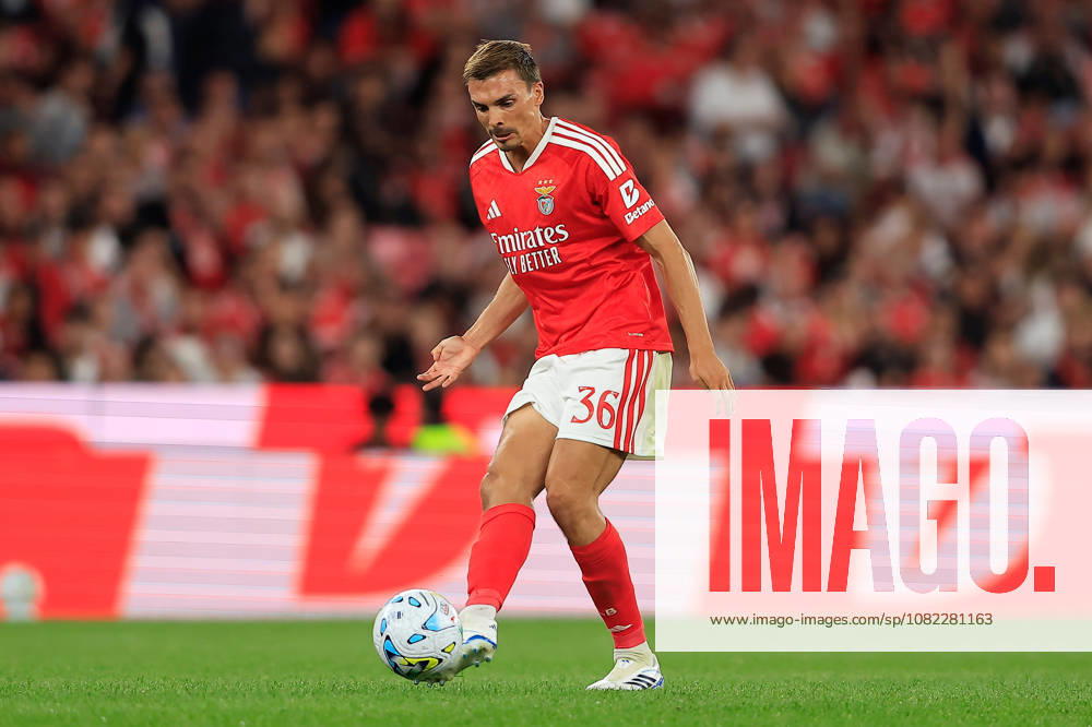 SL Benfica v Estoril Praia - Liga Portugal Betclic 2026 27 Joao Palhinha of SL Benfica controls the ball during the Liga Portugal match between SL Benfica and Estoril Praia at Estadio da Luz in Lisbon, Portugal, on August 31, 2026. Lisbon Lisboa Portugal