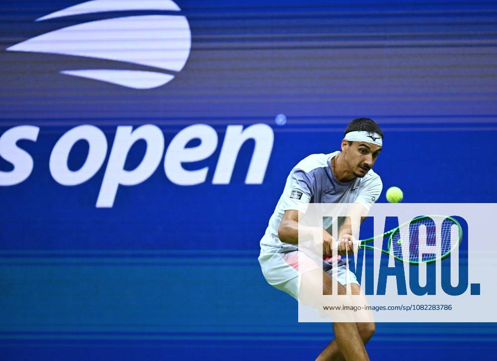 (260902) -- NEW, Sept. 2, 2026 -- Lorenzo Sonego of Italy hits a return during the men s singles first round match between Alexander Zverev of Germany and Lorenzo Sonego of Italy at the 2026 US Open tennis championships in New York, the United States, Sept. 2, 2026. ) (SP)U.S.-NEW YORK-TENNIS-US OPEN-MEN S SINGLES LixRui