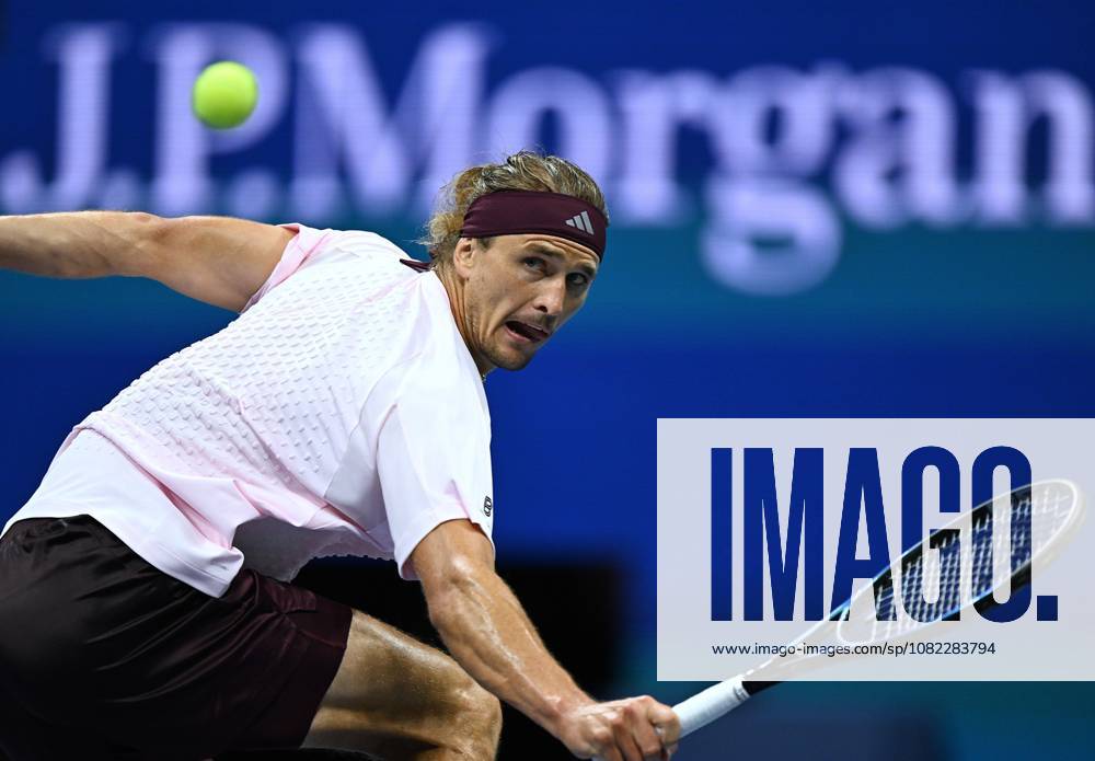 (260902) -- NEW, Sept. 2, 2026 -- Alexander Zverev of Germany hits a return during the men s singles first round match between Alexander Zverev of Germany and Lorenzo Sonego of Italy at the 2026 US Open tennis championships in New York, the United States, Sept. 2, 2026. ) (SP)U.S.-NEW YORK-TENNIS-US OPEN-MEN S SINGLES LixRui