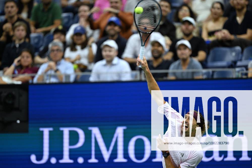 (260902) -- NEW, Sept. 2, 2026 -- Alexander Zverev of Germany serves during the men s singles first round match between Alexander Zverev of Germany and Lorenzo Sonego of Italy at the 2026 US Open tennis championships in New York, the United States, Sept. 2, 2026. ) (SP)U.S.-NEW YORK-TENNIS-US OPEN-MEN S SINGLES LixRui