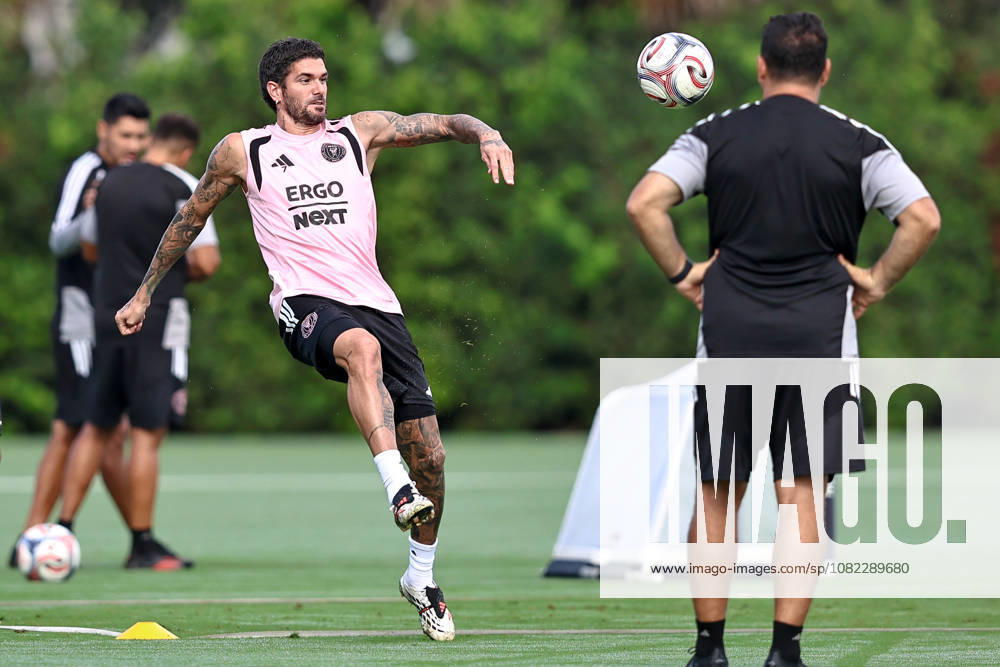 FORT LAUDERDALE, FL - SEPTEMBER 2: Rodrigo de Paul (7) of Inter Miami CF is seen during an Inter Miami Training Session at Florida Blue Training Center on September 2, 2026 in Fort Lauderdale, Florida. (Photo by Chris Arjoon Icon Sportswire) SOCCER: SEP 2 Inter Miami CF Training Icon2609020000011