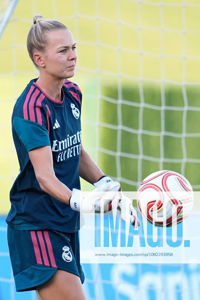 Merle Frohms of Real Madrid CF warms up during the UEFA Women s Champions League Third Qualifying Round Second Leg match between Real Madrid CF and Ajax at Alfredo Di Stefano stadium on September 02, 2026, in Valdebebas, Madrid, Spain. Real Madrid CF V Ajax - UEFA Womenâ€⠢S Champions League Third Qualifying Round Second Leg - ZUMAa181 20260902_zaa_a181_028