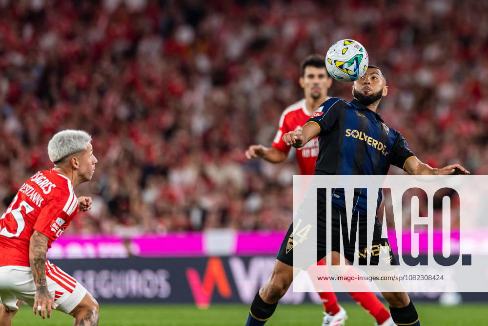 Yanis Begraoui of GD Estoril Praia controls the ball during the Liga Portugal Betclic match between SL Benfica and GD Estoril Praia at Estadio da Luz on August 31, 2026 in Lisbon, Portugal. Lisbon Portugal - ZUMAs391 20260831_znp_s391_060