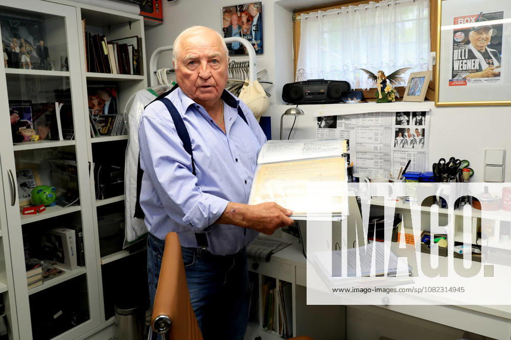 GER, Ulli Wegner, TV armchair, September 3, 2026, Berlin, Berlin, GER, Ulli Wegner, TV armchair, pictured: Ulli Wegner, in his treasure trove Berlin Berlin Berlin Germany