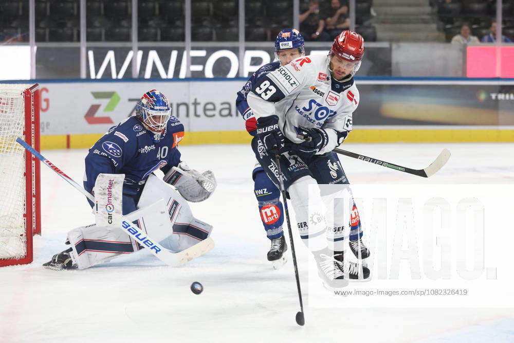 Zurich, SWITZERLAND, Swiss Life Arena, 2026–2027 Ice Hockey Season, Exhibition Game: ZSC Lions vs. Schwenninger Wild Wings, Sebastian Uvira of the Wild against ZSC Lions goaltender Robin Zumbuehl