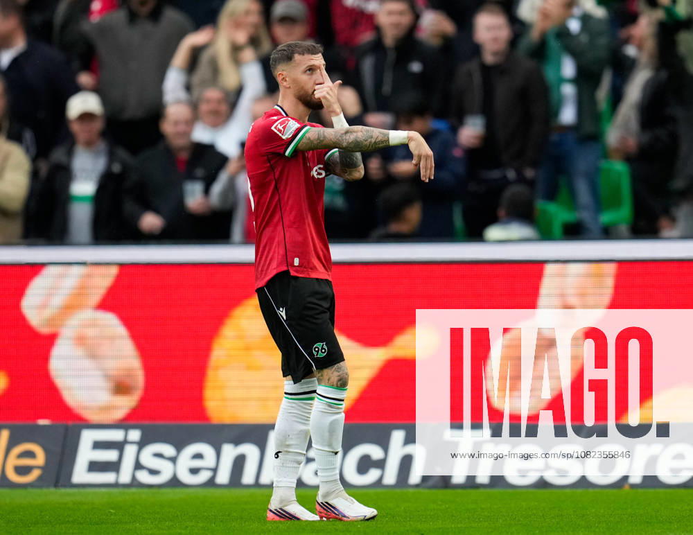 Marcel Hartel of Hannover 96, 10, gestures toward the fans after scoring a goal. GER, Hannover 96 vs. Karlsruher SC, 2. Bundesliga, Matchday 4, 2026–27 season, Heinz von Heiden Arena, Hannover, September 4, 2026 DFL regulations prohibit any use of photographs as image sequences and or quasi-video GER, Hannover 96 vs. Karlsruher SC, 2. Bundesliga, Matchday 4, 2026–27 season, September 4, 2026, Hannover