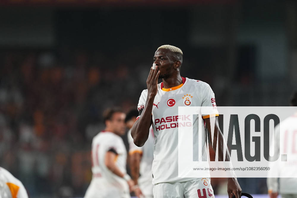 Istanbul Basaksehir v Galatasaray - Turkish Super Lig ISTANBUL, TURKIYE - SEPTEMBER 4: Victor Osimhen (45) of Galatasaray celebrates after scoring a goal during the Turkish Super Lig 4th week football match between Istanbul Basaksehir and Galatasaray at Basaksehir Fatih Terim Stadium in Istanbul, Turkiye on September 4, 2026. Adem Kutucu Anadolu Istanbul Turkey. Editorial use only. Please get in touch for any other usage.