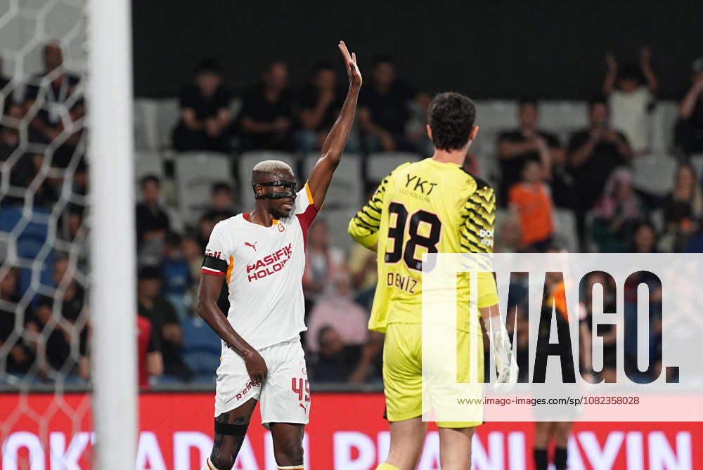 Istanbul Basaksehir v Galatasaray - Turkish Super Lig ISTANBUL, TURKIYE - SEPTEMBER 4: Victor Osimhen (45) of Galatasaray after having a small injury during the Turkish Super Lig 4th week football match between Istanbul Basaksehir and Galatasaray at Basaksehir Fatih Terim Stadium in Istanbul, Turkiye on September 4, 2026. Adem Kutucu Anadolu Istanbul Turkey. Editorial use only. Please get in touch for any other usage.