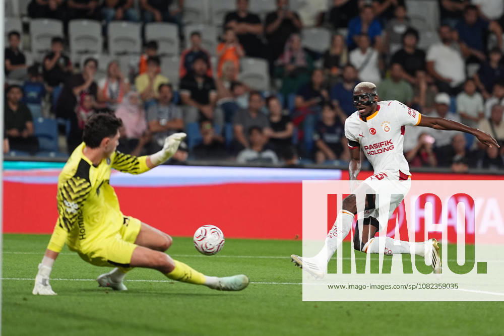 Istanbul Basaksehir v Galatasaray - Turkish Super Lig ISTANBUL, TURKIYE - SEPTEMBER 4: Victor Osimhen (45) of Galatasaray in action during the Turkish Super Lig 4th week football match between Istanbul Basaksehir and Galatasaray at Basaksehir Fatih Terim Stadium in Istanbul, Turkiye on September 4, 2026. Adem Kutucu Anadolu Istanbul Turkey. Editorial use only. Please get in touch for any other usage.