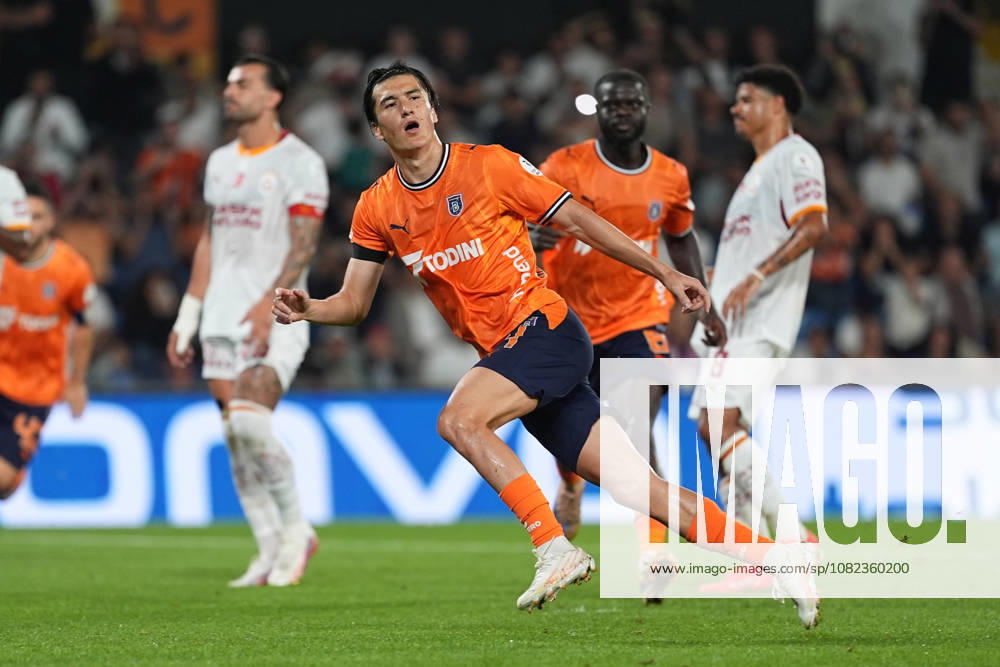 Istanbul Basaksehir v Galatasaray - Turkish Super Lig ISTANBUL, TURKIYE - SEPTEMBER 4: Eldor Shomurodov (14) of Istanbul Basaksehir celebrates after scoring a goal during the Turkish Super Lig 4th week football match between Istanbul Basaksehir and Galatasaray at Basaksehir Fatih Terim Stadium in Istanbul, Turkiye on September 4, 2026. Adem Kutucu Anadolu Istanbul Turkey. Editorial use only. Please get in touch for any other usage.