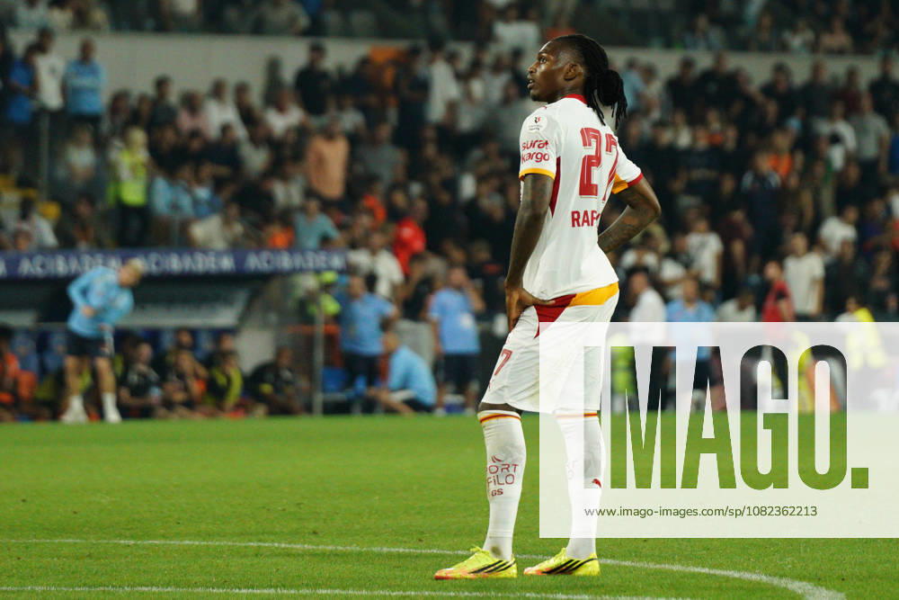 Rafael Leao (C) of Galatasaray looks on during the Turkish Super League 2026 27 match between Basaksehir and Galatasaray at the Basaksehir Fatih Terim Stadium in Istanbul, Turkey, on September 4, 2026. Basaksehir Turkey - ZUMAu194 20260904_zip_u194_035