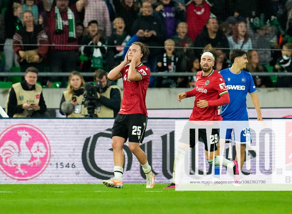 Lars Gindorf of Hannover 96, 25, reacts after a missed opportunity (GER), Hannover 96 vs. Karlsruher SC, 2. Bundesliga, Matchday 4, 2026–27 season, Heinz von Heiden Arena, Hannover, September 4, 2026 DFL regulations prohibit any use of photographs as image sequences and or quasi-video GER, Hannover 96 vs. Karlsruher SC, 2. Bundesliga, Matchday 4, 2026–27 season, September 4, 2026, Hannover