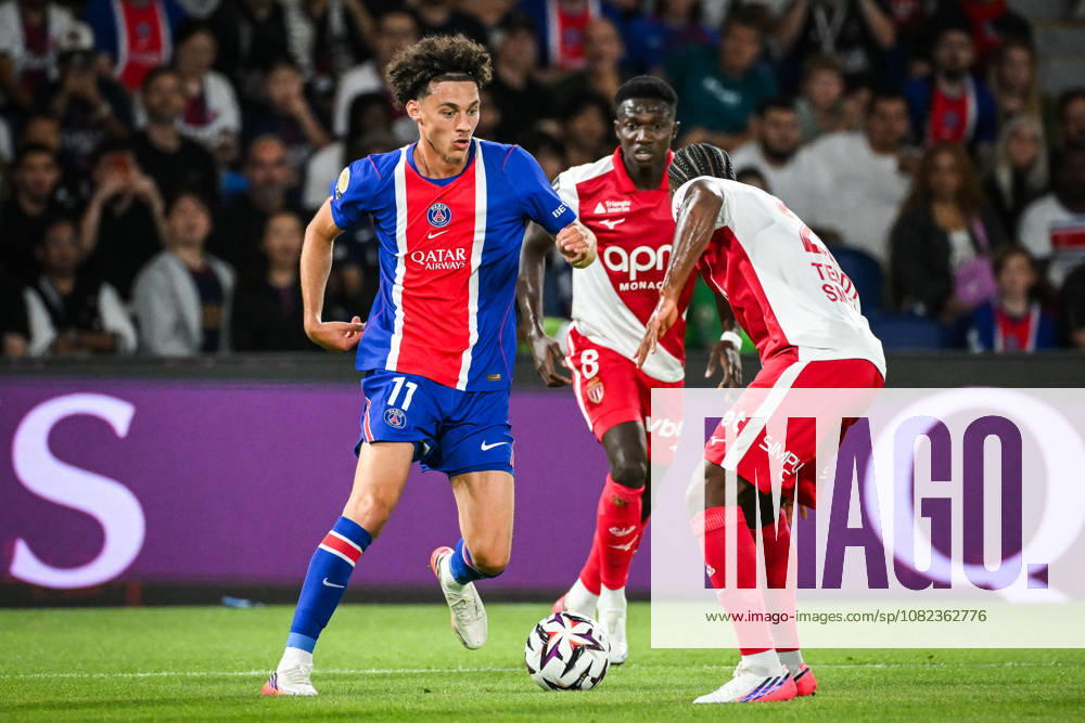 Maghnes AKLIOUCHE of PSG and Lamine CAMARA of Monaco during the Ligue 1 match between Paris Saint-Germain (PSG) and AS Monaco at Parc des Princes Stadium on September 04, 2026 in Paris, France. Paris France - ZUMAm308 20260904_zsp_m308_003