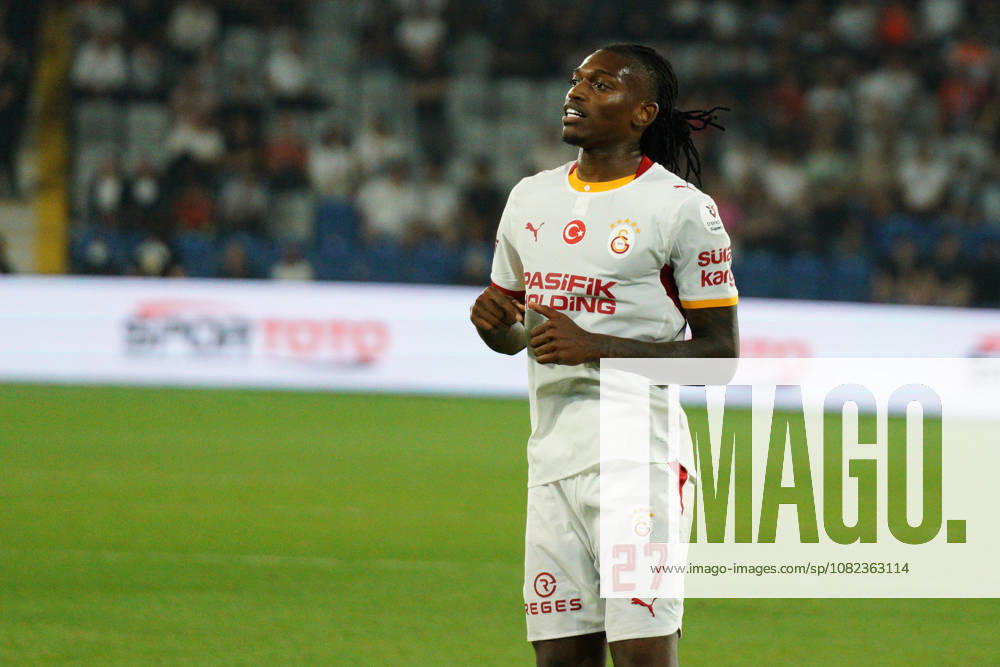 Rafael Leao (C) of Galatasaray looks on during the Turkish Super League 2026 27 match between Basaksehir and Galatasaray at the Basaksehir Fatih Terim Stadium in Istanbul, Turkey, on September 4, 2026. Basaksehir Turkey - ZUMAu194 20260904_zip_u194_047